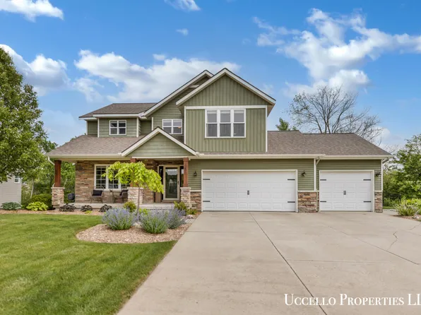 156 Hightower Dr NE, Rockford, MI 49341