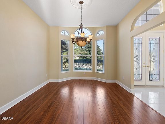 5th image of 710 Dolphin Head Ln