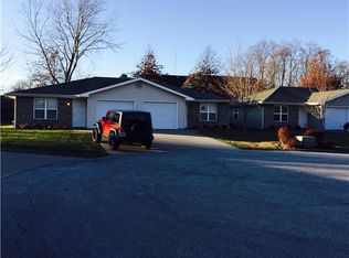 18640 Country Place Ct, Country Club, MO 64505