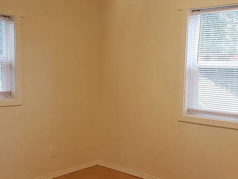2514 NE Barnett St — Photo 6