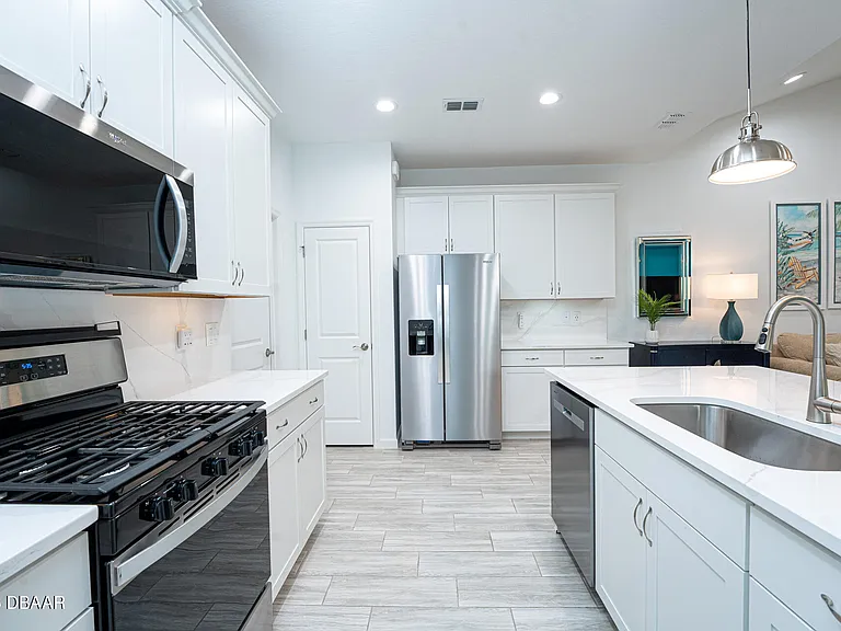 375 Latitude Dr — Photo 9