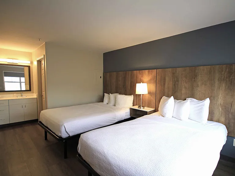 Deluxe Studio - 2 Full Beds