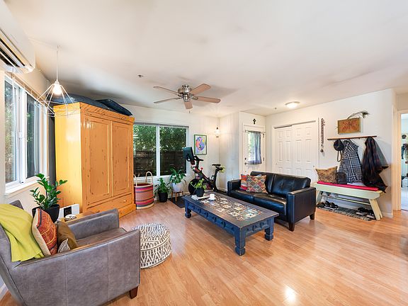 4th image of 627 Prince Ave