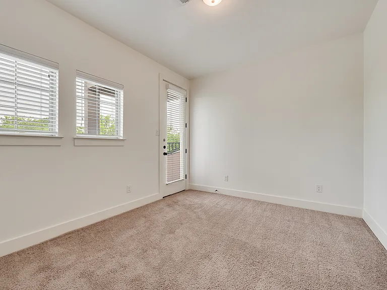 3009 Solana Cir — Photo 11