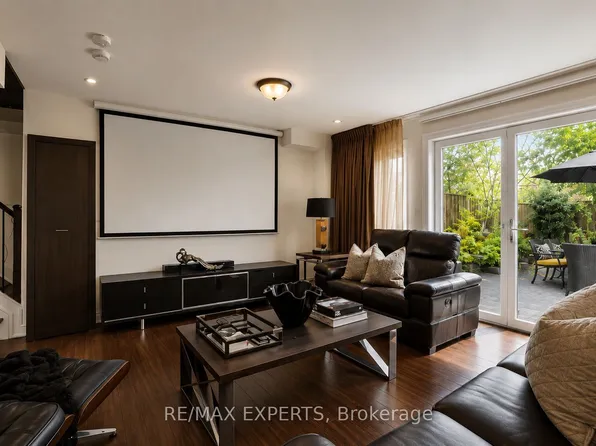 22 Matthew Ct, Toronto, ON M9B 0C1