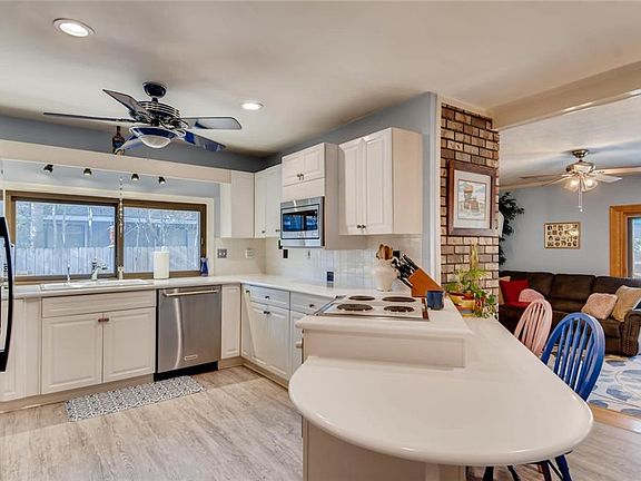 4th image of 3493 Stratfield Dr