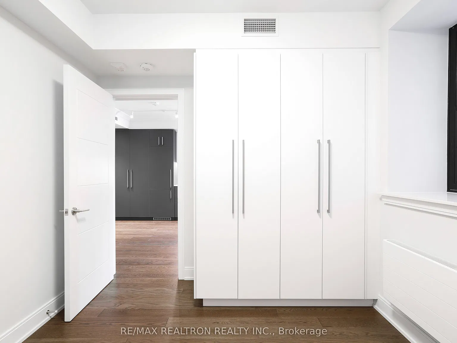 1 bed, $2,595 — Photo 3