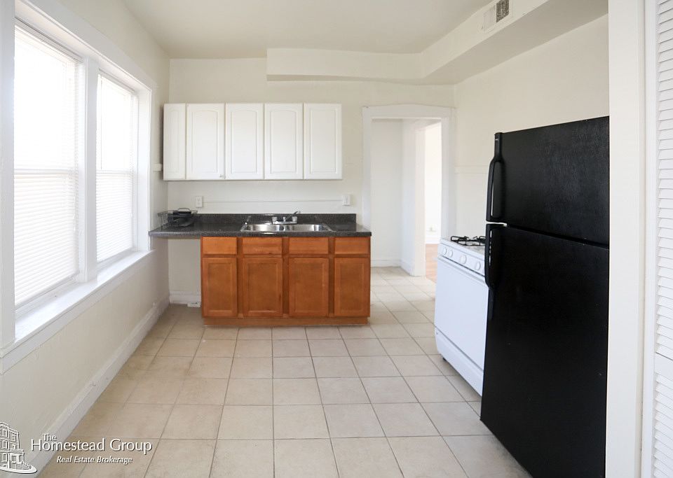 1st image of 3840 W Lawrence Ave APT 206
