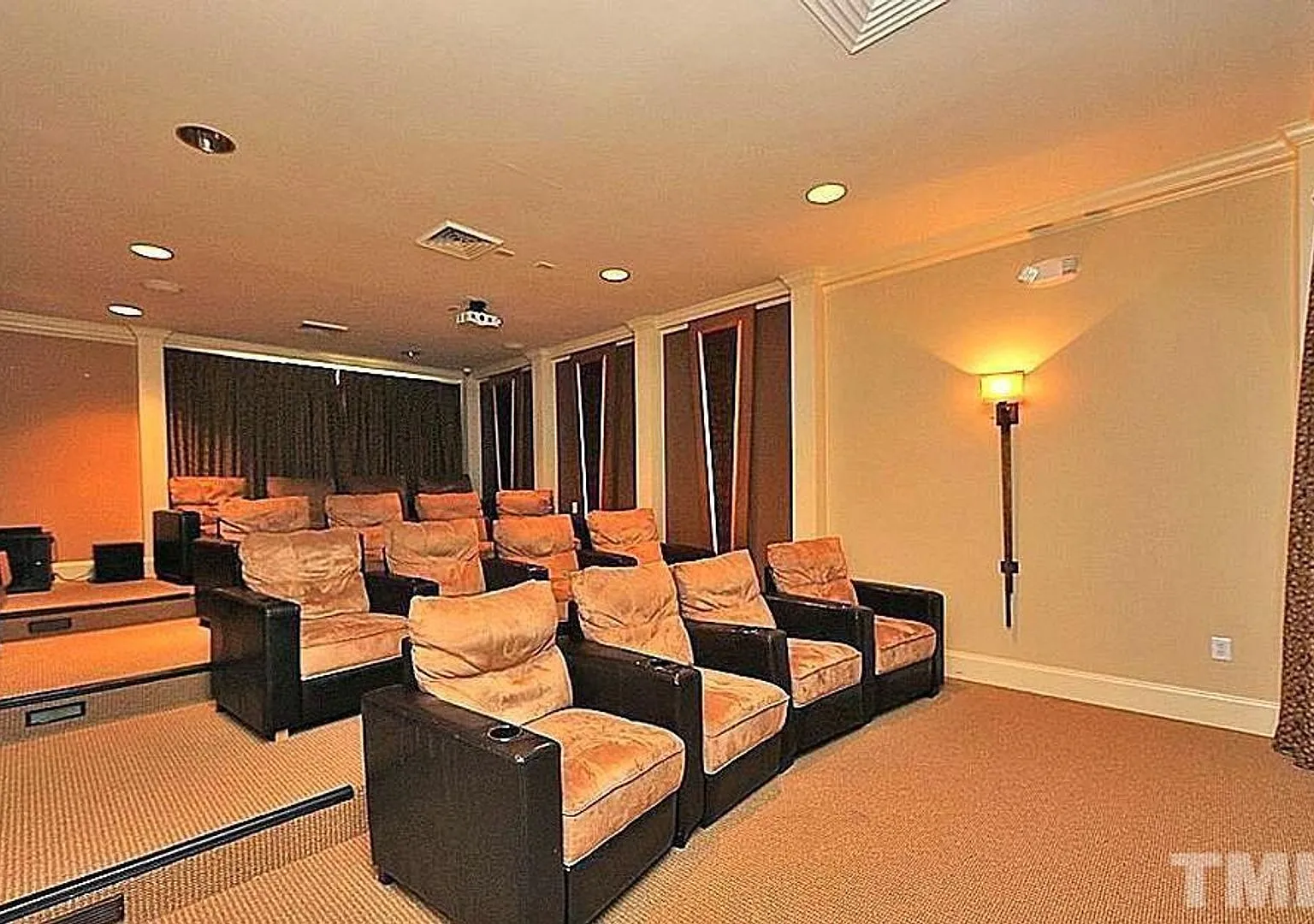 Room in 4 Bedroom Home at Grande Chateau Ln — Photo 3