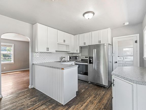 5th image of 585 SE 4th St