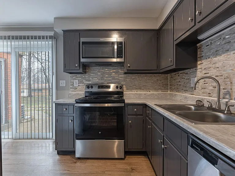 Flowerdale Townhomes — Photo 6
