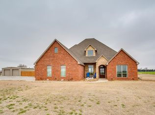 825 E Carrier Rd, Enid, OK 73701