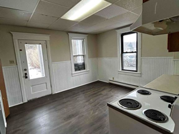 3rd image of 418 Main St #1B