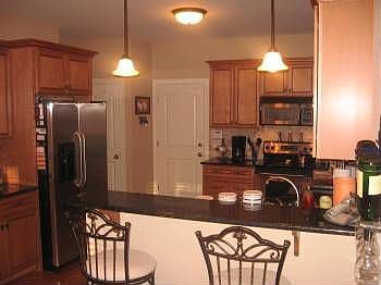 4th image of 205 Shagbark Dr