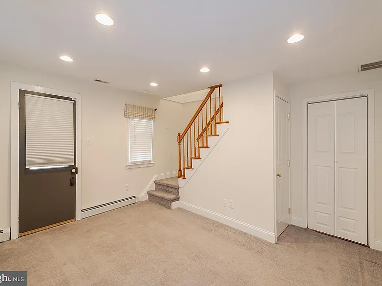 133 S Main St — Photo 6