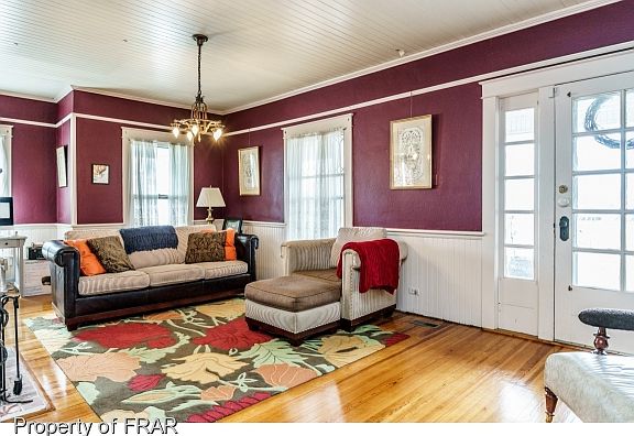 2nd image of 411 E Harrington Ave