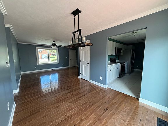 5th image of 980 Claudette Dr