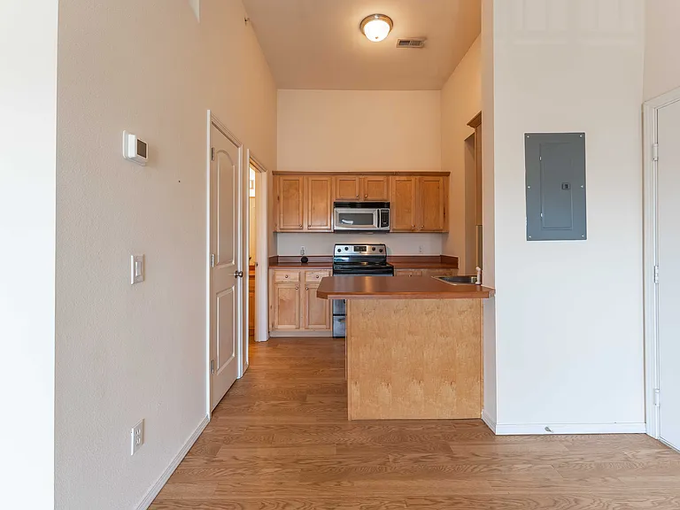 Battlefield Park Apartments — Photo 36