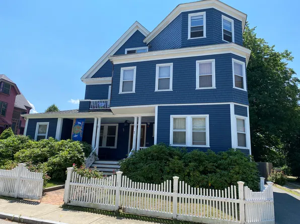 7 Dresser St APT 1C, Newport, RI 02840