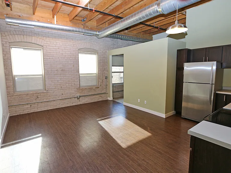 La Pompadour Apartments — Photo 24