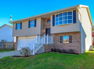 183 Berry Hls, Winfield, WV 25213