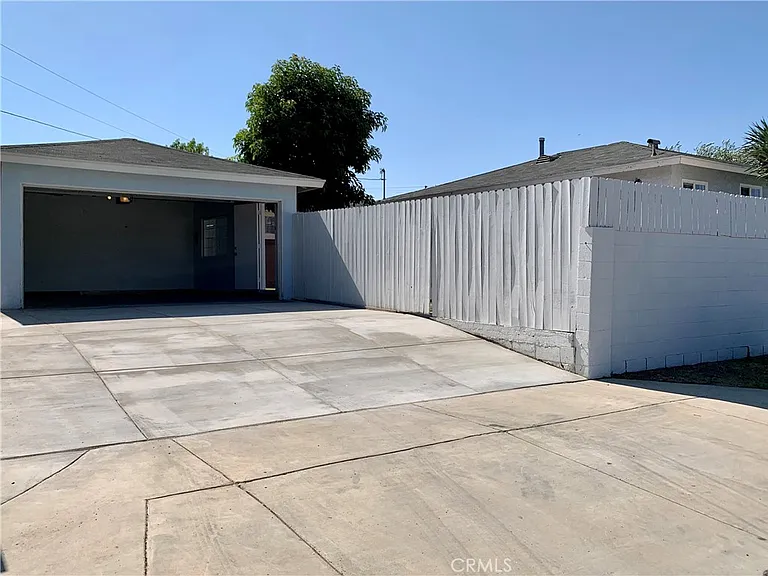 11105 Milano Ave — Photo 25