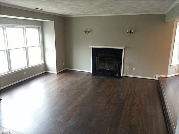 3rd image of 1224 Prince Edward Way