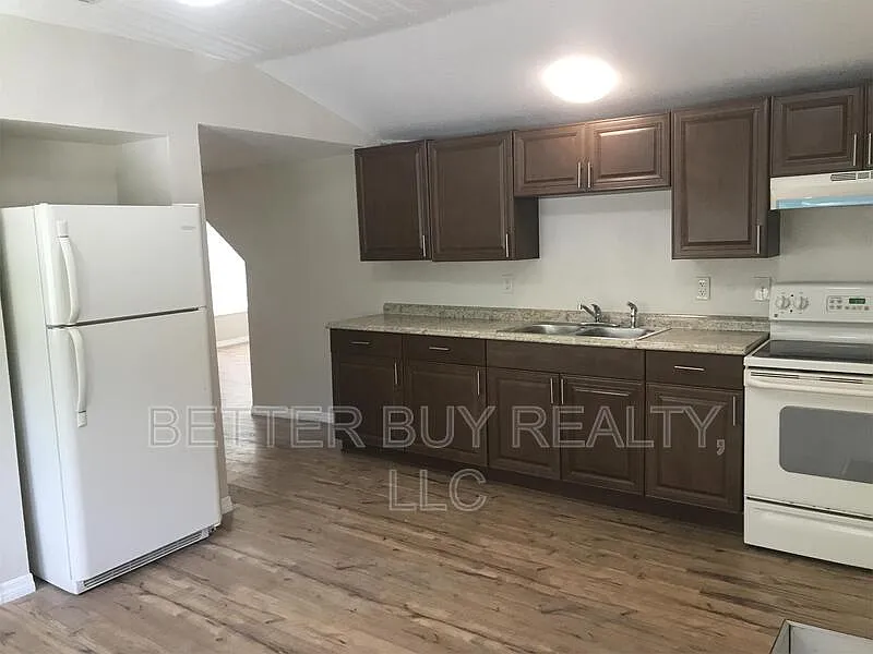 1 bed, 1.0 bath, 848 sqft, $1,275 — Photo 3