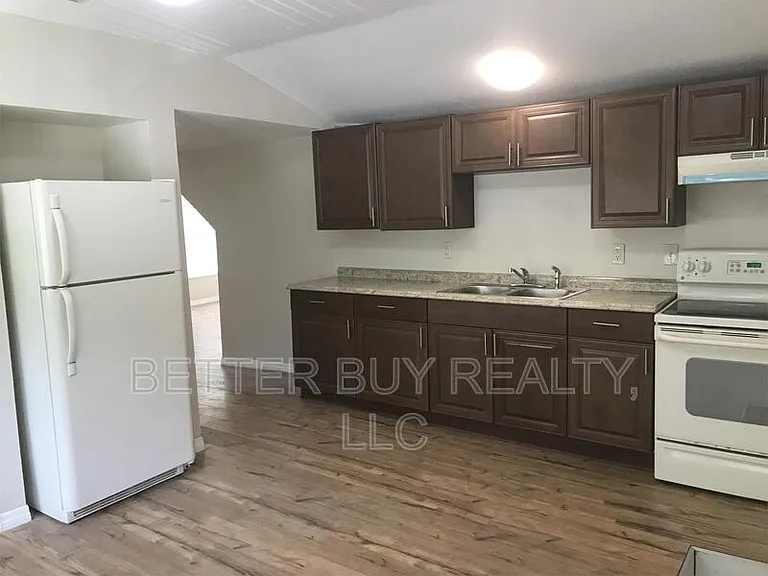 300 N Church St #B — Photo 3