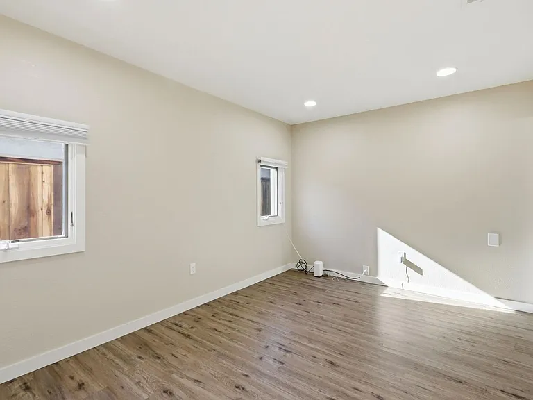 4621 Mia Cir — Photo 22