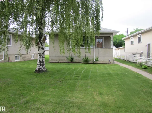 8122 83rd Ave NW, Edmonton, AB T6C 1A8