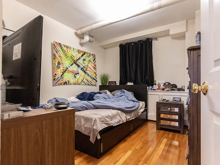 25 Glenville Ave — Photo 3