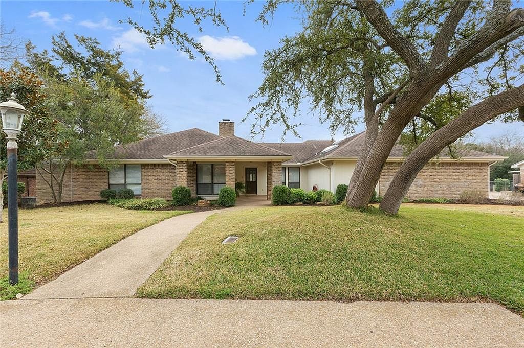 10030 Sandalwood Dr, Woodway, TX 76712 Zillow