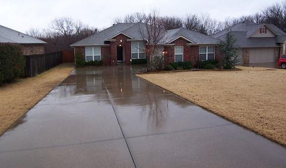 1st image of 313 White Oaks Dr