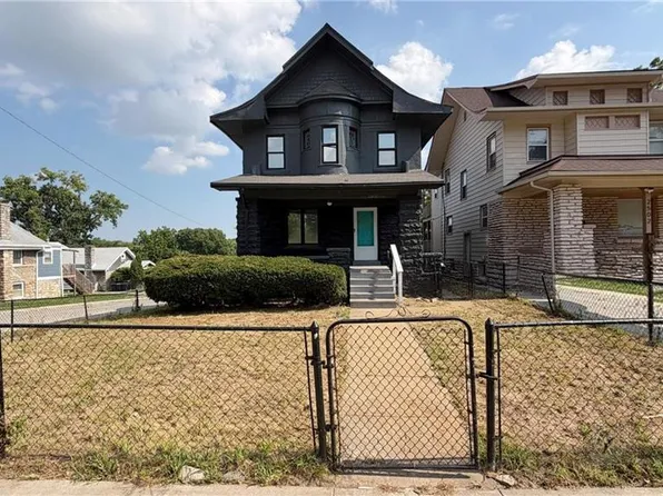 2500 E 42nd St, Kansas City, MO 64130