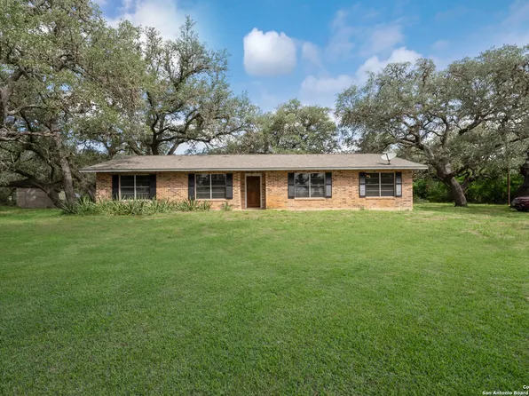 4242 W DITTO RD, Poteet, TX 78065