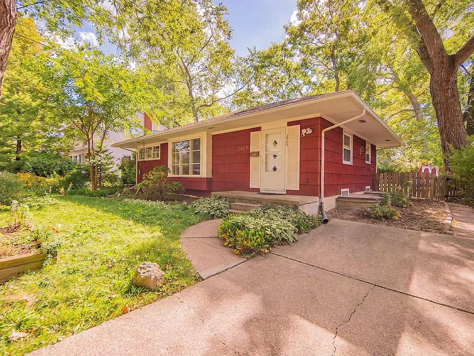 2307 Walter Dr
