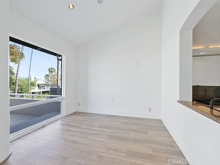 411 Goldenrod Ave #B — Photo 12