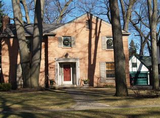 16 Cambridge Blvd, Pleasant Ridge, MI 48069