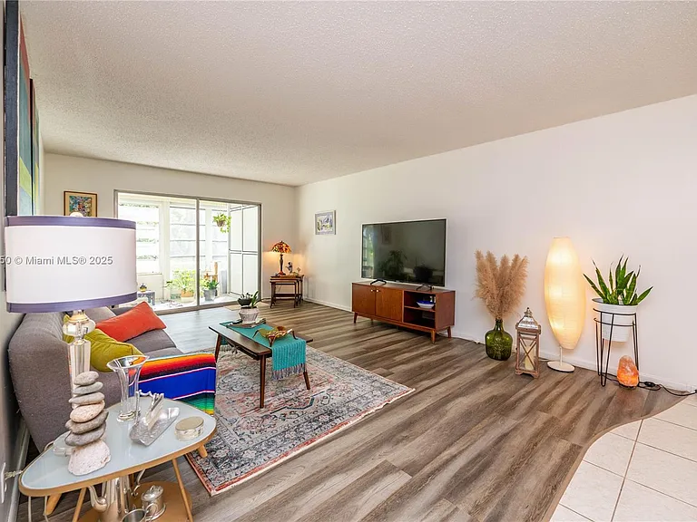 2101 Lucaya Bnd #C1 — Photo 10