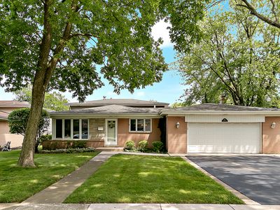 807 S School St, Mount Prospect, IL, 60056