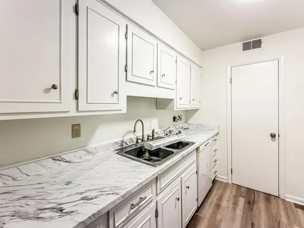 Charlestown Square Apartments