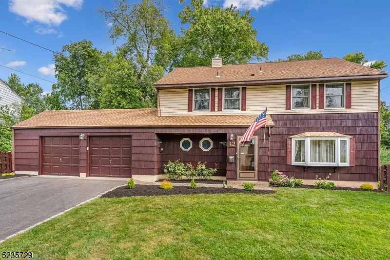 42 Marcy St photo 1