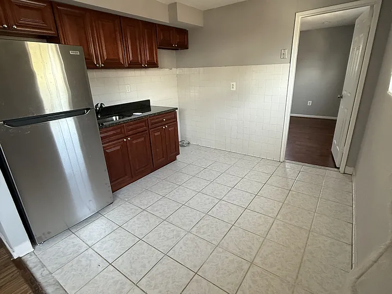 4132 Longshore Ave #3F — Photo 4