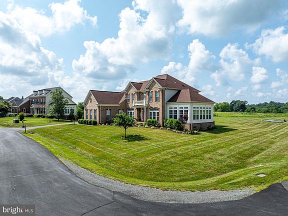 4th image of 19575 Rothbury Ln