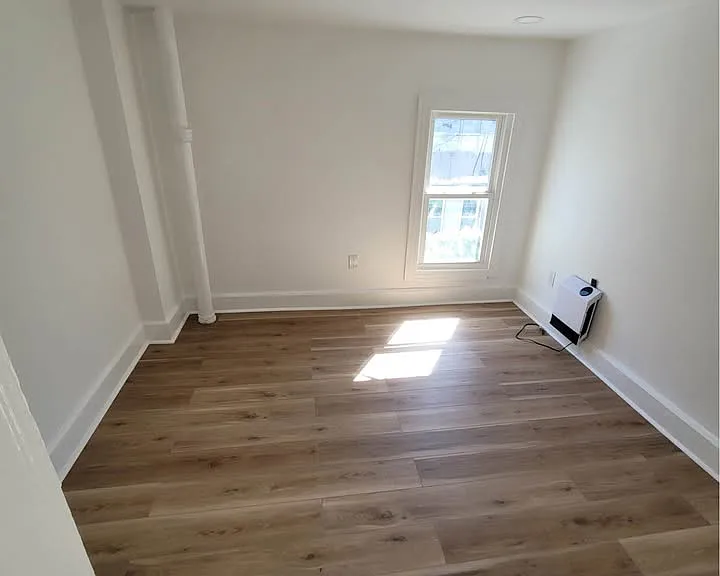 312 Bell Aly — Photo 9