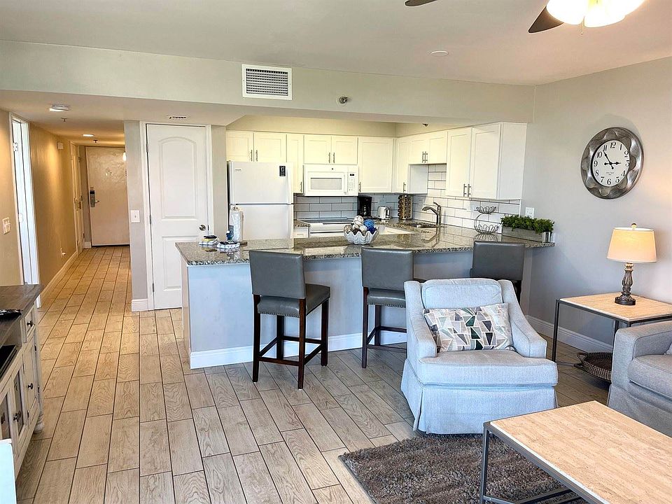 1st image of 114 Mainsail Dr Unit 333