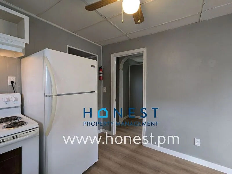 Building Photo - 36 Monroe St #1