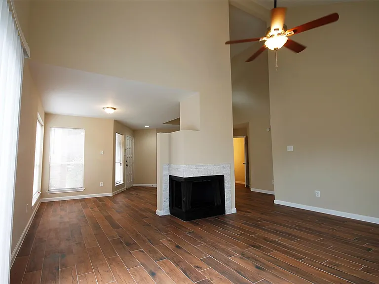 11615 Glenwolde Dr — Photo 4