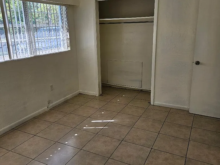 1404 NE 20th Ave — Photo 14